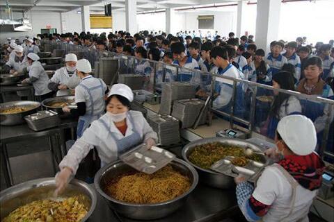 學校食堂承包這個近乎被壟斷的賺錢生意，如今卻“開不下去”？